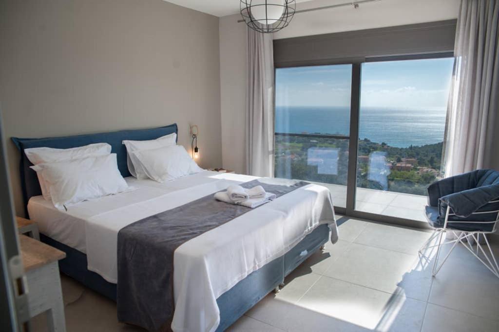 New Villa Blue With Private Pool At Trapezaki Livathos  Dış mekan fotoğraf